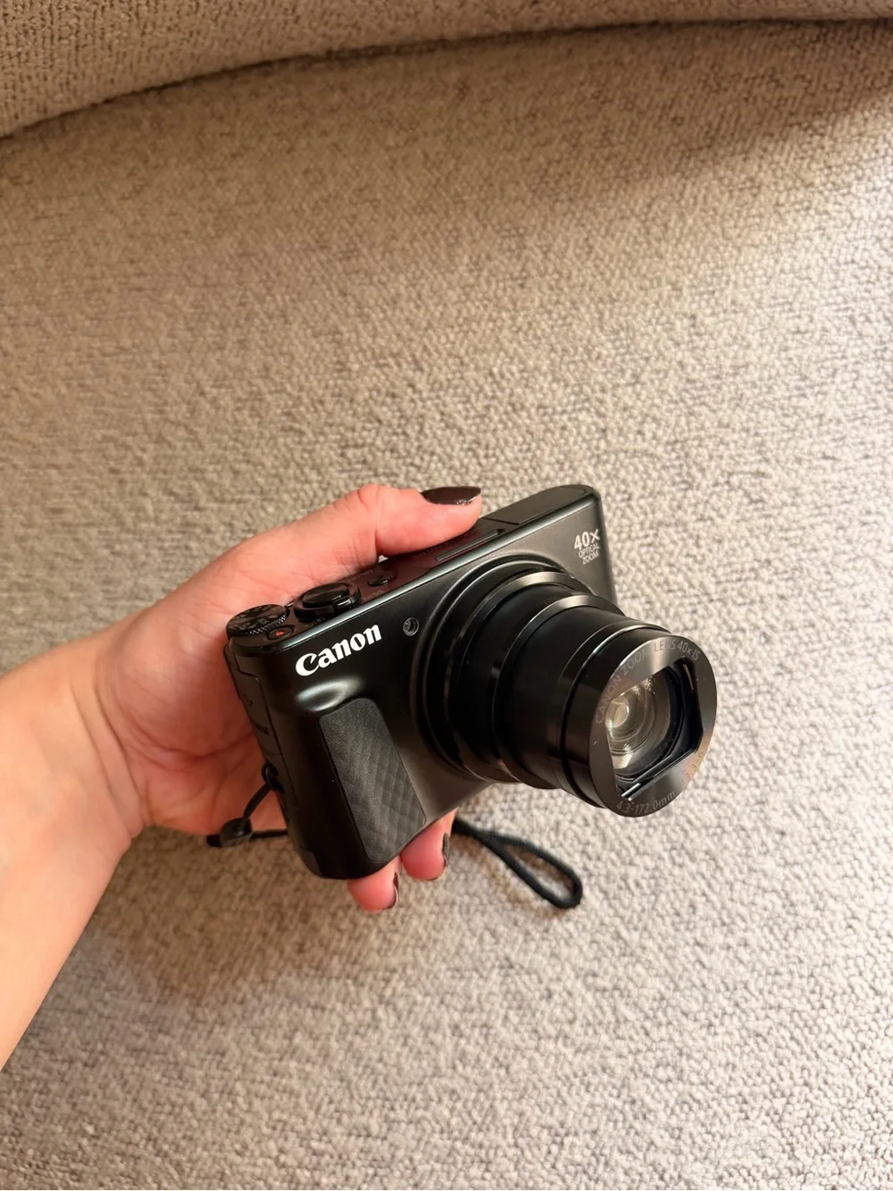 Canon PowerShot SX740 HS 20.3MP 40x Optical Zoom Black Wi-Fi w/ Charger